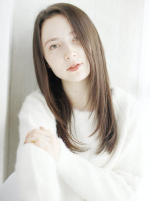 ナチュラルレイヤーストレートスタイル