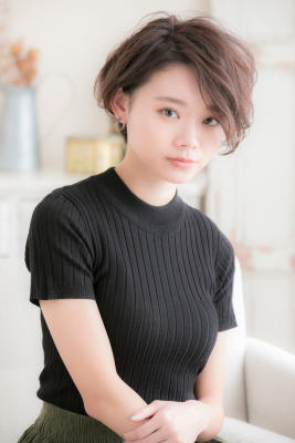 ボーイッシュになりすぎない、ひし形ショート
