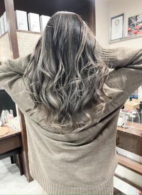 ★シルバーベージュのバレイヤージュ★