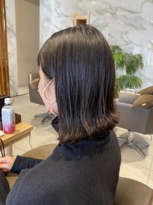 切りっぱなし外ハネスタイル
