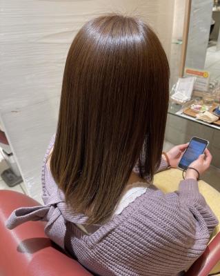 柔らかい印象のグレージュカラー
