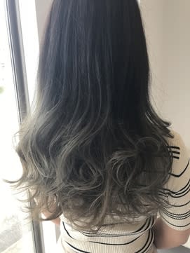 グラデーション × グレージュ