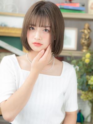シースルーバング前下がりナチュラルアッシュ　こなれヘア