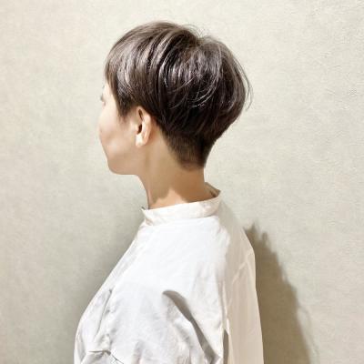 大人可愛い刈り上げショートスタイル