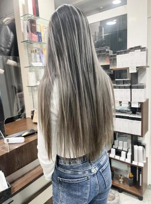 ★ロングヘアにピッタリのバレイヤージュ★