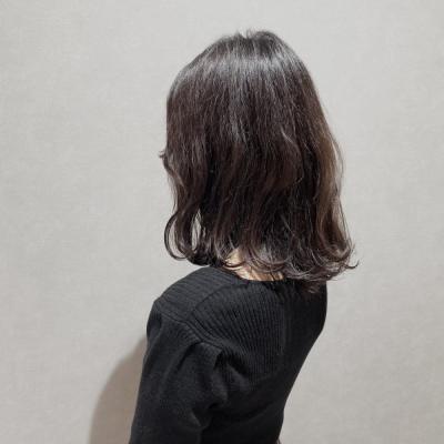 大人可愛いミディアムボブスタイル