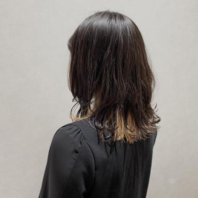 大人かわいいミディアムレイヤースタイル