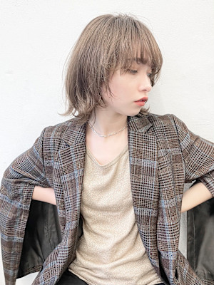 ミルクティーベージュ/レイヤーカット/ケアブリーチ/小顔