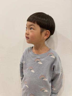 子供カット宝塚男の子マッシュ刈り上げのイメージ画像