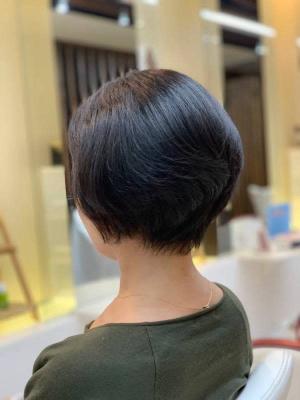 小顔/グラデーションショートボブ/丸み/黒髪/30代40代