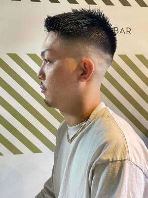 スキンフェードスタイル【BARBER-BAR】