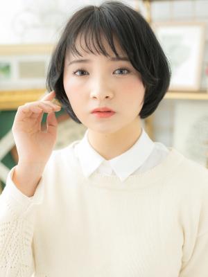 黒髪ナチュラルマッシュショート小顔ミニボブ　オン眉ショート