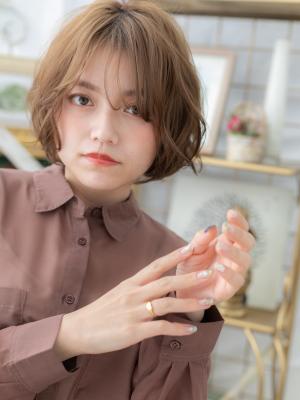 センターパートかきあげ前髪韓国風大人ボブ　フレンチガーリー