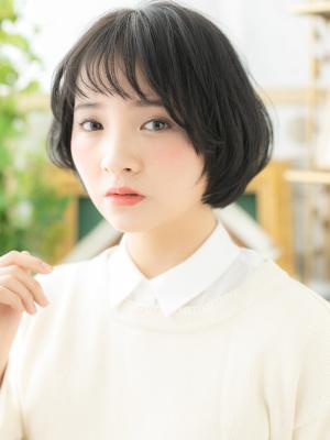 黒髪ナチュラルマッシュショート小顔ミニボブ　フェザーバング