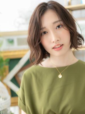 アシンメトリーかきあげ前髪くせ毛風小顔ボブヌーディーベージュ アシンメトリーかきあげ前髪くせ毛風小顔ボブヌーディーベージュ