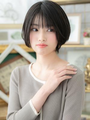 バレイヤージュ小顔前下がりショートマッシュ ネイビーブラック バレイヤージュ小顔前下がりショートマッシュ ネイビーブラック