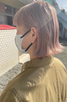 ピンクベージュ