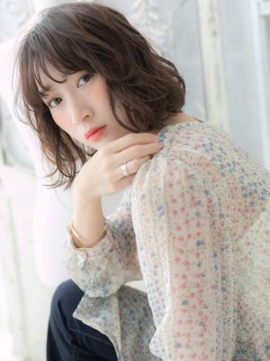 バレイヤージュ透け感くせ毛風エアリーボブ　アッシュオリーブ