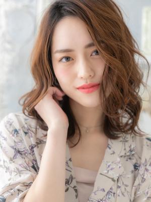 外国人風大人ハイライトゆるふわかき上げヘア ニュアンスカラー 外国人風大人ハイライトゆるふわかき上げヘア ニュアンスカラー