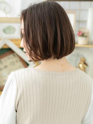 大人フェミニン前下がり小顔かきあげボブ スモーキーグレージュ 大人フェミニン前下がり小顔かきあげボブ スモーキーグレージュ