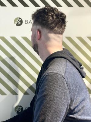 フェードスタイル【BARBER-BAR】