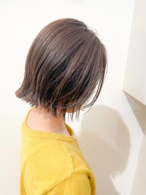 切りっぱなし前下がりボブ ベージュカラー 【横浜】