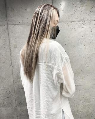 ★ロングヘアに映えるバレイヤージュ★