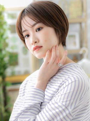 大人かわいい小顔ナチュラルマッシュショート　アッシュオリーブ