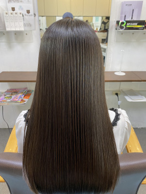 オリーブオイルクラブの【美髪矯正】でキレイなストレートヘアに オリーブオイルクラブの【美髪矯正】でキレイなストレートヘアに