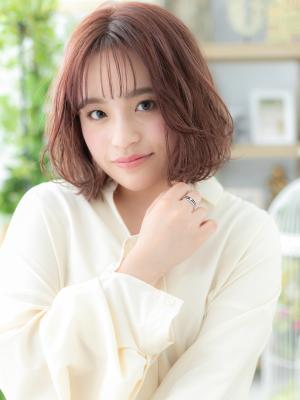 ミルクティーピンク韓国風ゆる巻き大人ボブ　シースルーバング