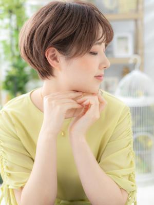 フレンチカジュアル小顔束感マッシュショート　カーキベージュ