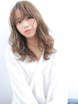 小顔効果抜群シースルーバング×セミウェット