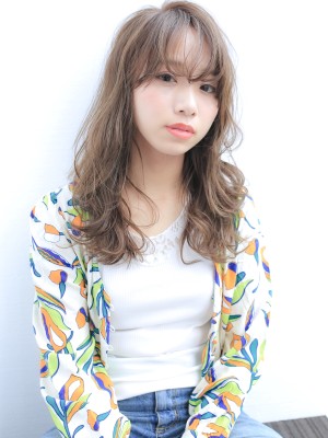 あざと可愛いセミウェットラフウェーブ
