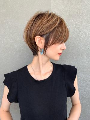 大人美人ショート 似合わせカット アースカラー 大人美人ショート 似合わせカット アースカラーのイメージ画像
