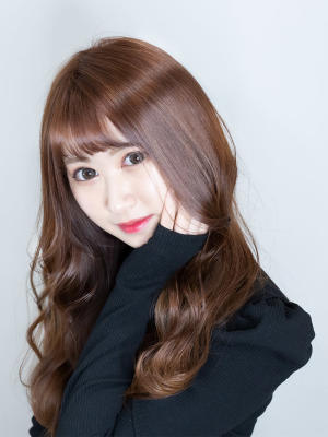 清楚系巻き髪ロング