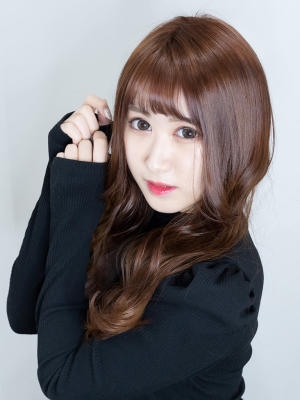 清楚系巻き髪ロング