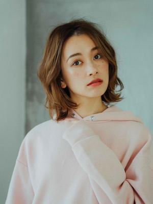 前上がり顎ラインボブ