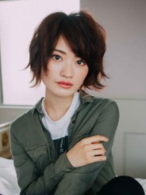 レッド×外ハネショート