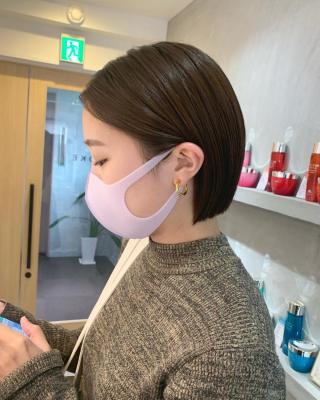 YOKE 切りっぱなし ぱっつん 耳かけ ボブ