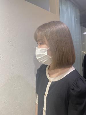 切りっぱなしボブ×グレージュ