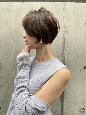 大人かわいい丸みショート　美髪　ネビージュ