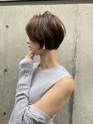 大人かわいい丸みショート　美髪　ネビージュ
