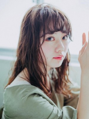 抜け感シースルーバング
