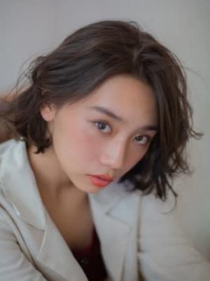 ダークグレイッシュな大人綺麗ボブ