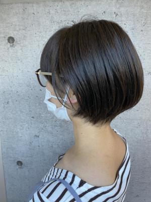 ショートボブ