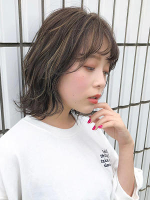 三軒茶屋_レディース_ミディアム_ハイライト_ボブ_コテ巻き 三軒茶屋_レディース_ミディアム_ハイライト_ボブ_コテ巻き