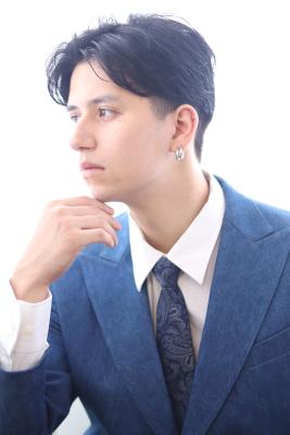 スーツビジネスカジュアル短髪ツーブロック束感/モテる黒髪流行のイメージ画像