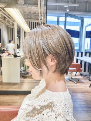 大人かわいいアッシュカラー/うぶバング