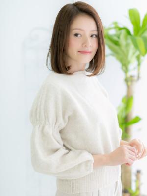 ベージュカラーのAラインボブ