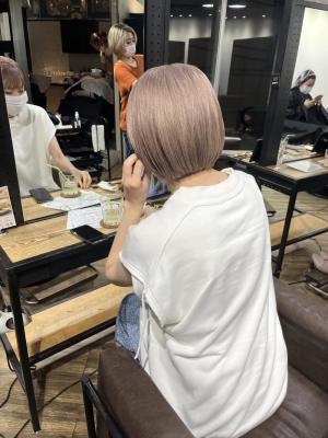 ブリーチカラー　ベージュ　グレージュ